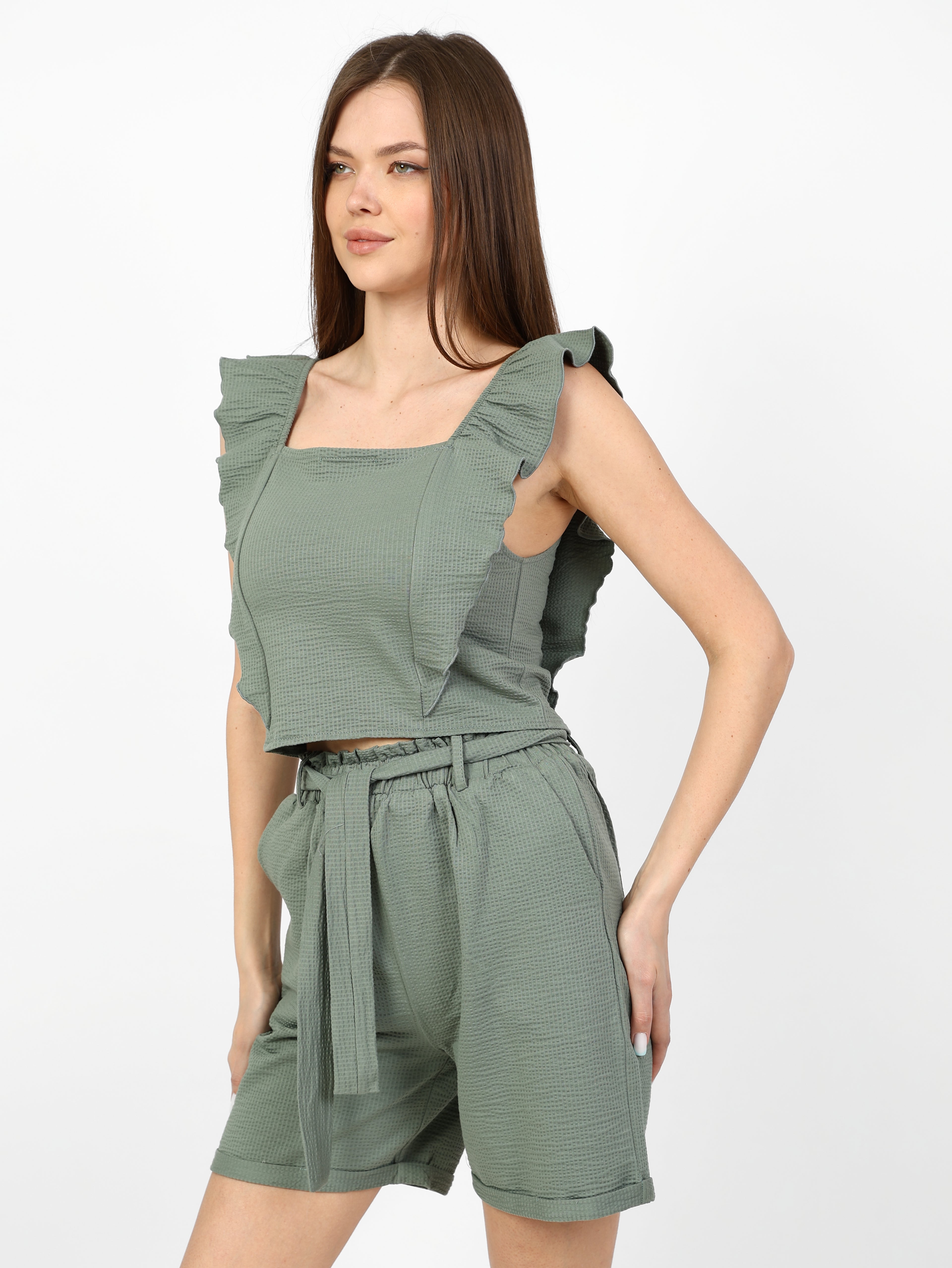 Summer set - two pieces (ruffle top and high-waist shorts)