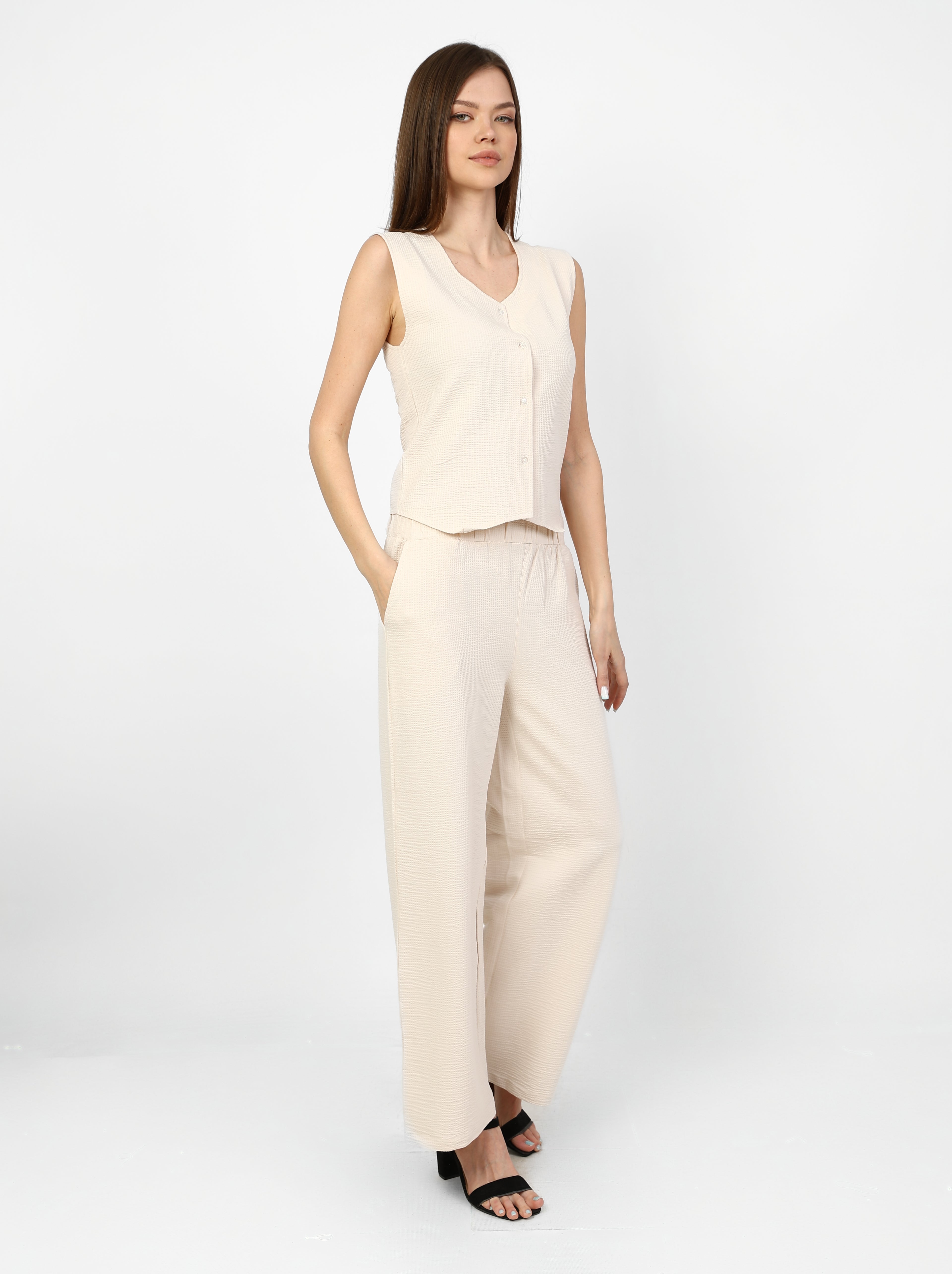 Casual set - two pieces of lovely crepe (vest and wide pants)