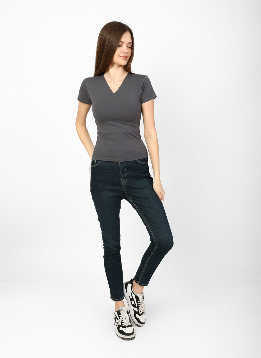Slim fit T-shirt with a modern "V" neck