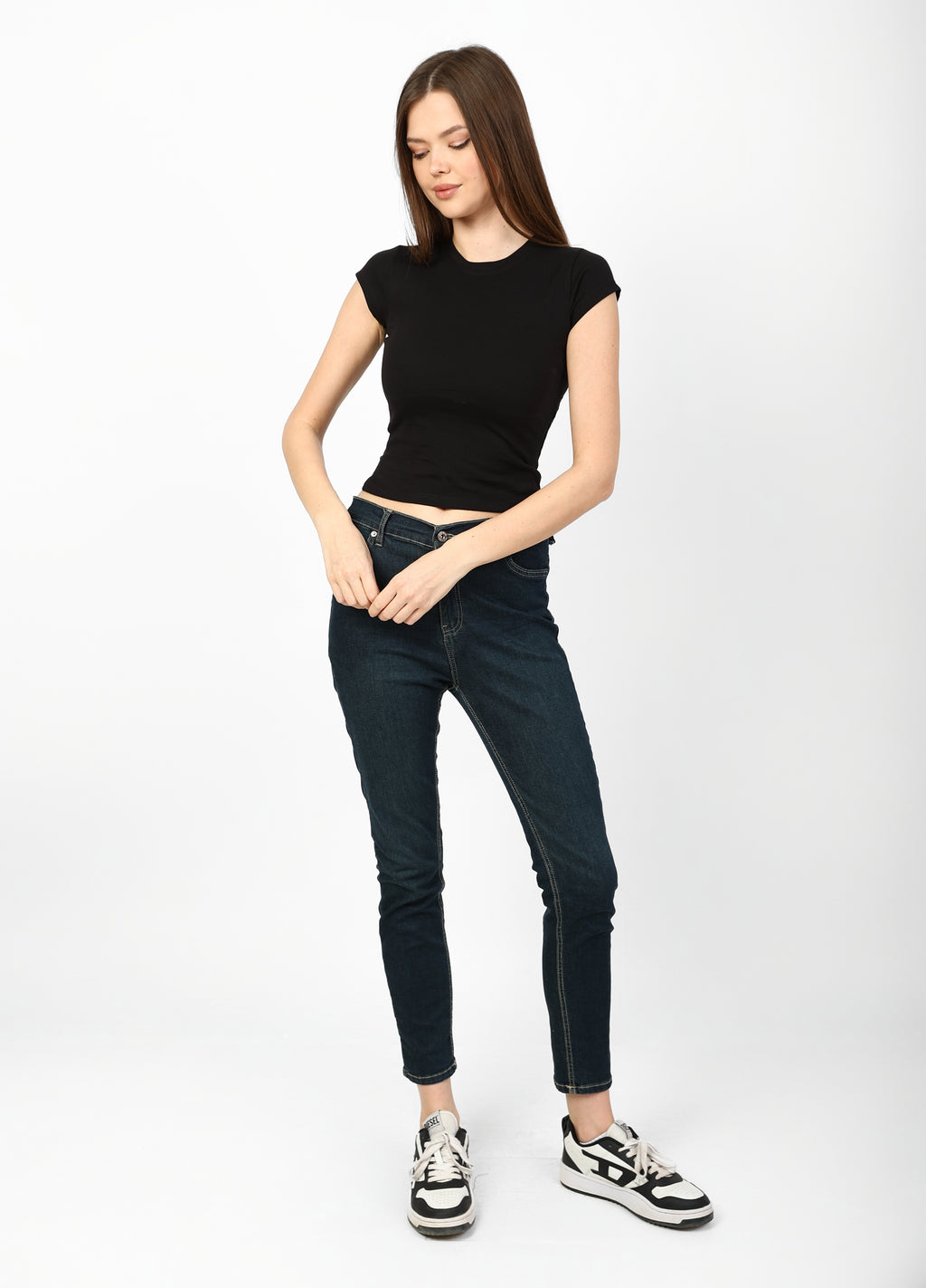 "Basic" Cotton Crew Neck T-Shirt - Black.