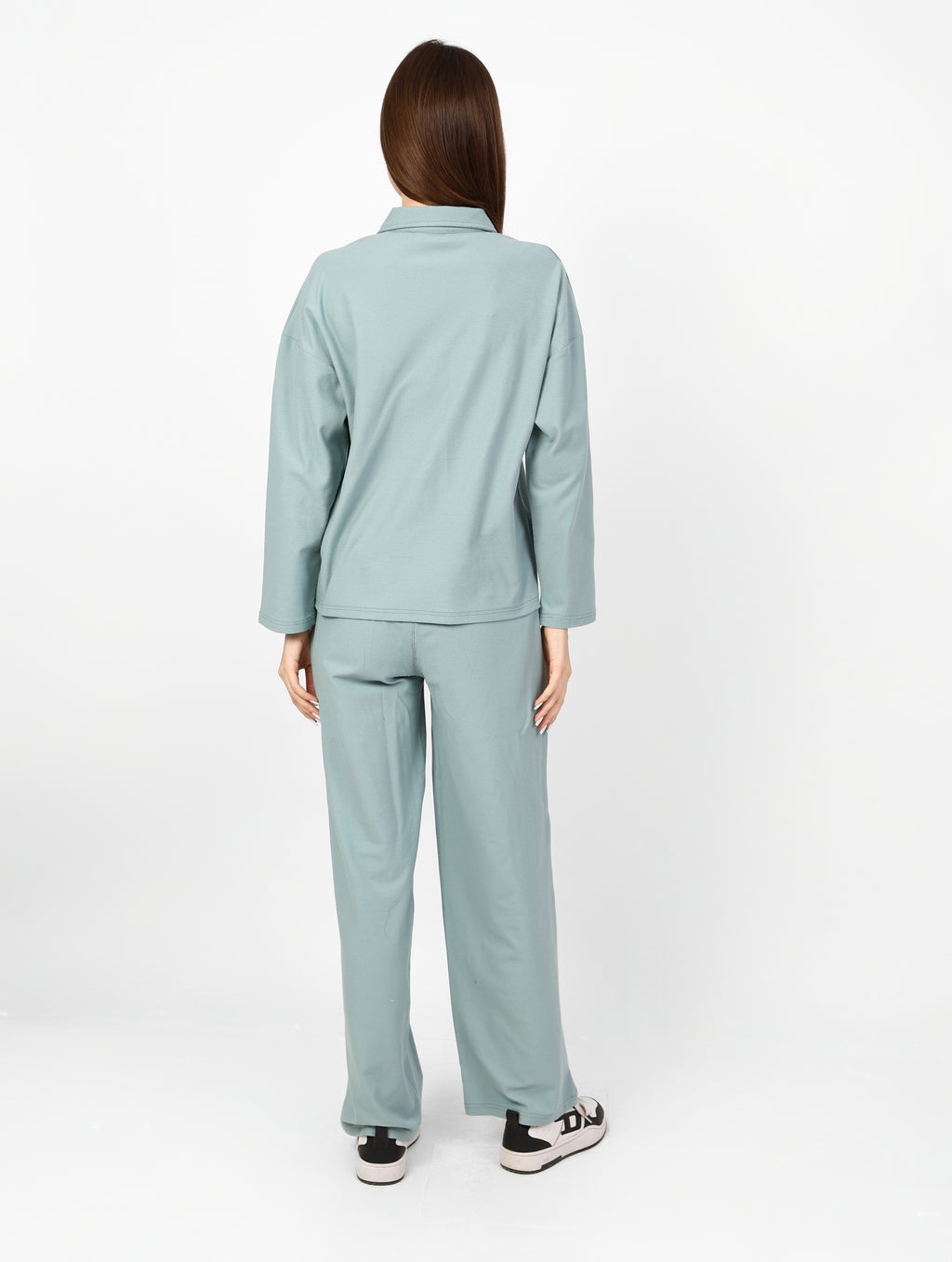 Casual matching set with an oversized top and straight-leg trousers.