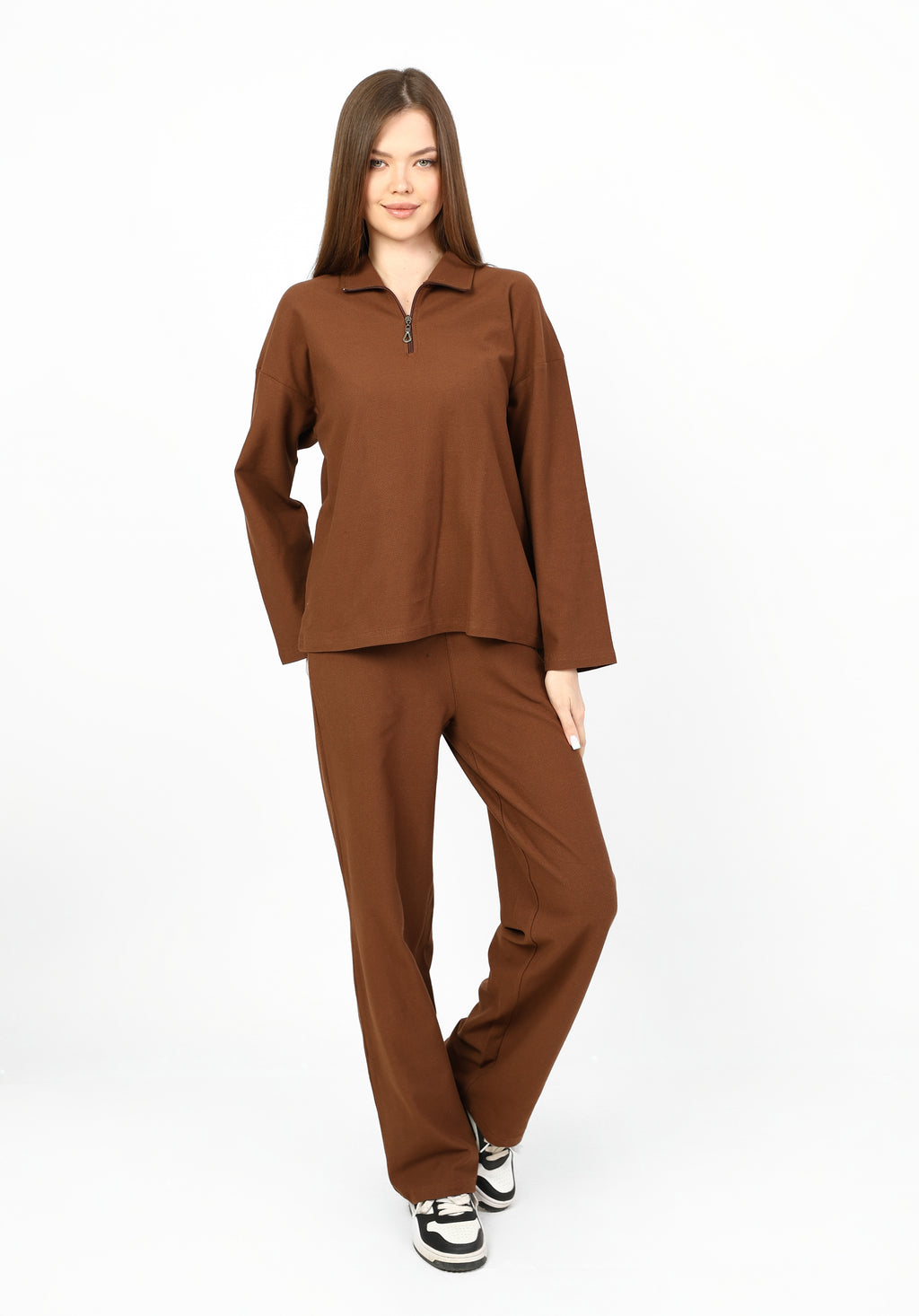 Casual matching set with an oversized top and straight-leg trousers.