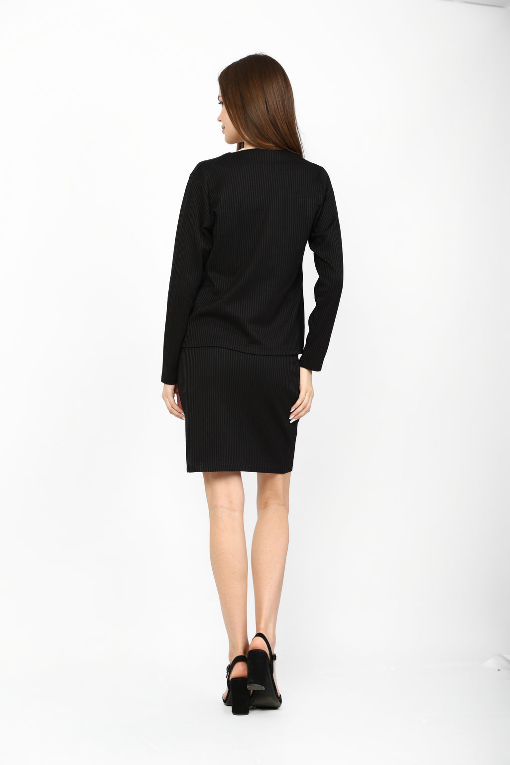 "Modern" set of 3 pieces in black (cardigan, top, and pants).
