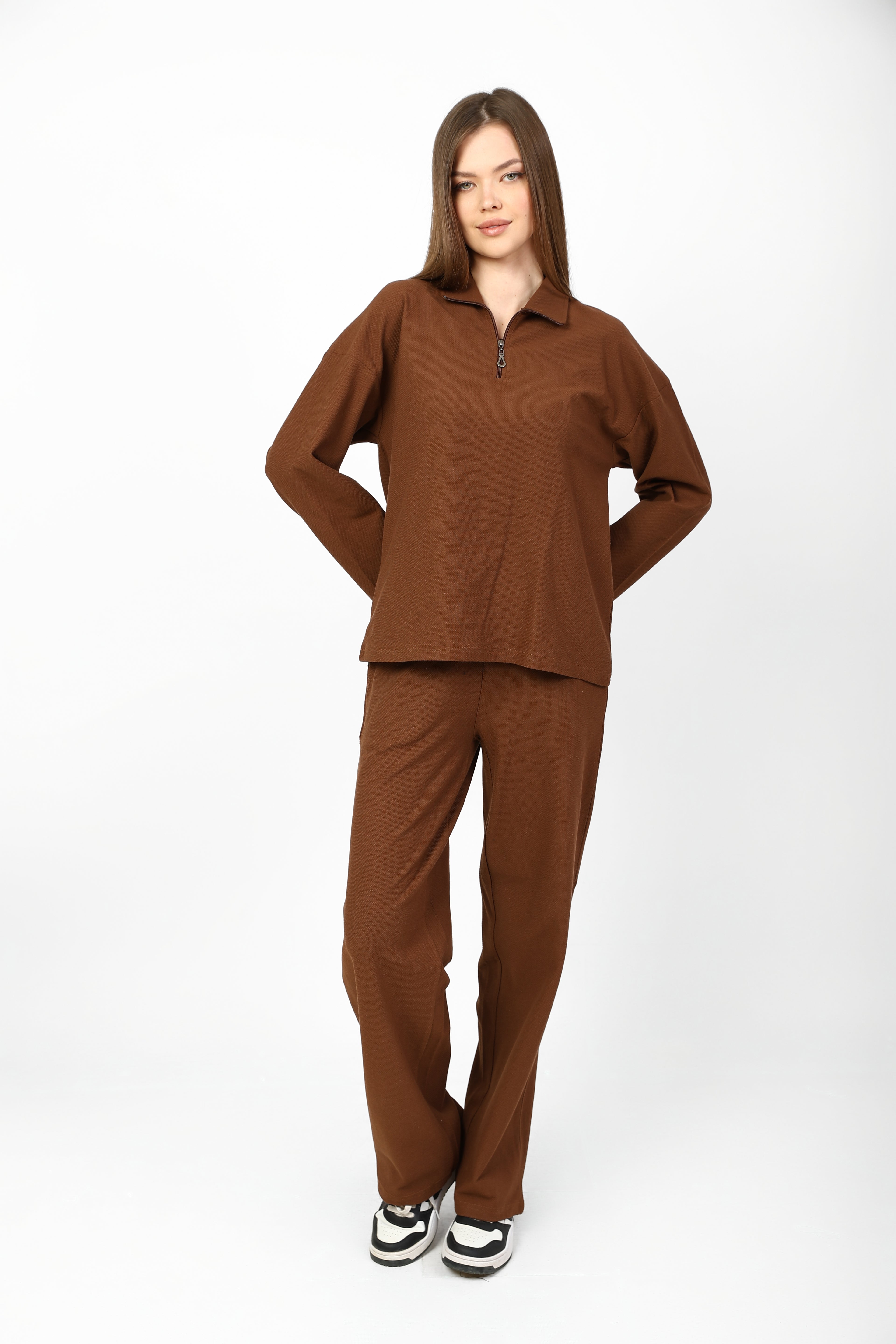 Casual matching set with an oversized top and straight-leg trousers.