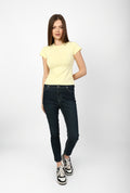 "Basic" summer t-shirt with lemon yellow crew neck
