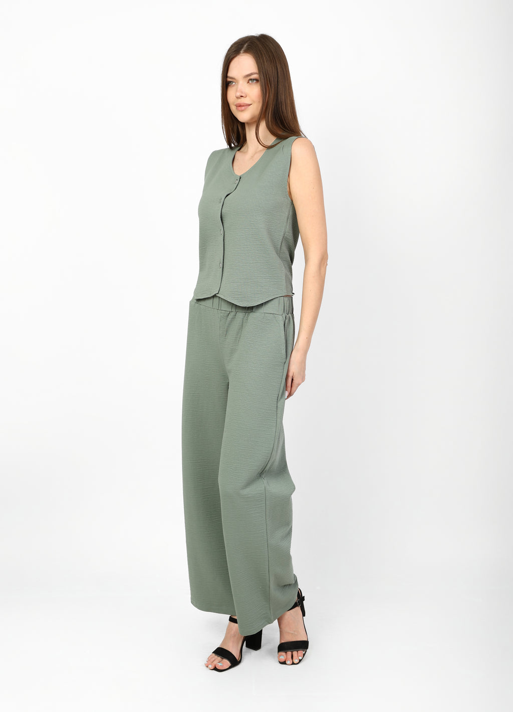 Casual set - two pieces of lovely crepe (vest and wide pants)