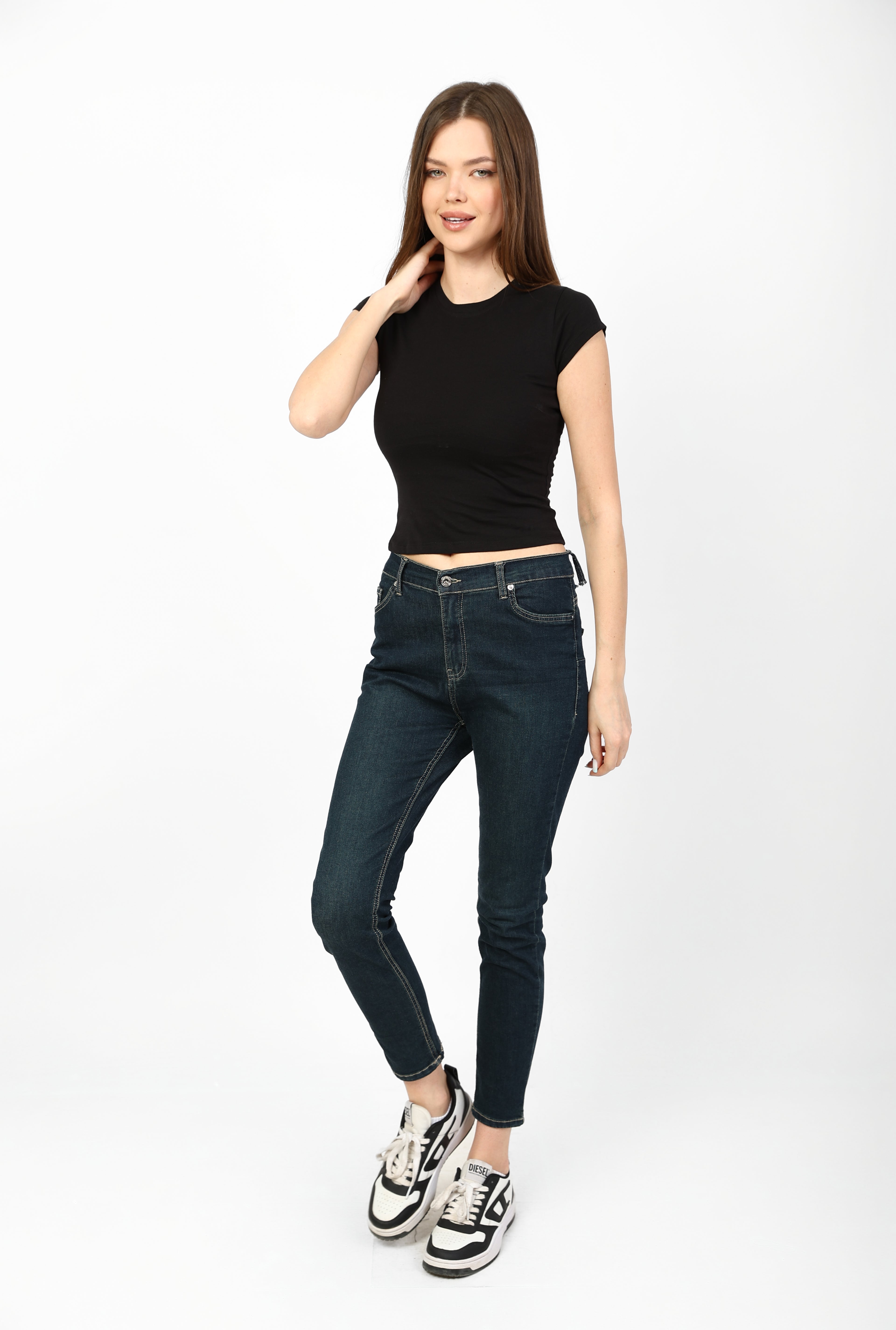 "Basic" Cotton Crew Neck T-Shirt - Black.