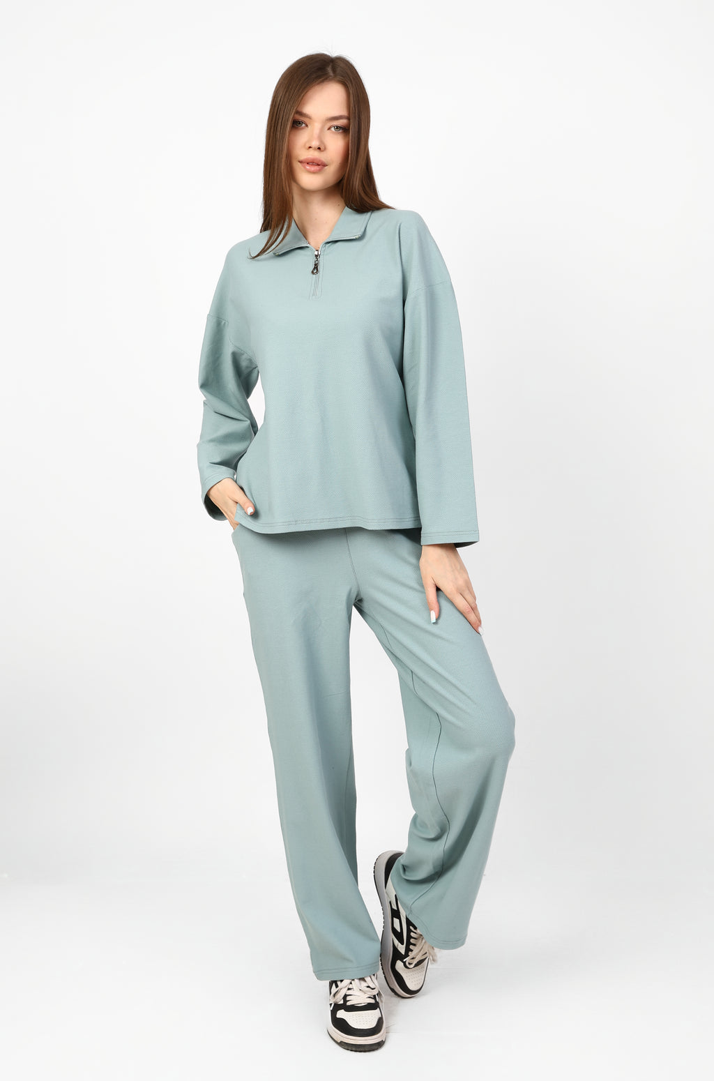 Casual matching set with an oversized top and straight-leg trousers.