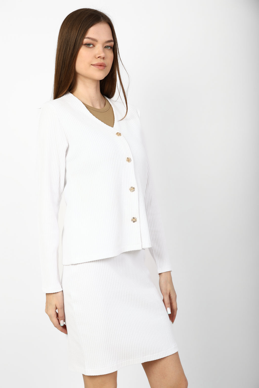 "Modern" 3-piece set in white (cardigan, top, and pants).