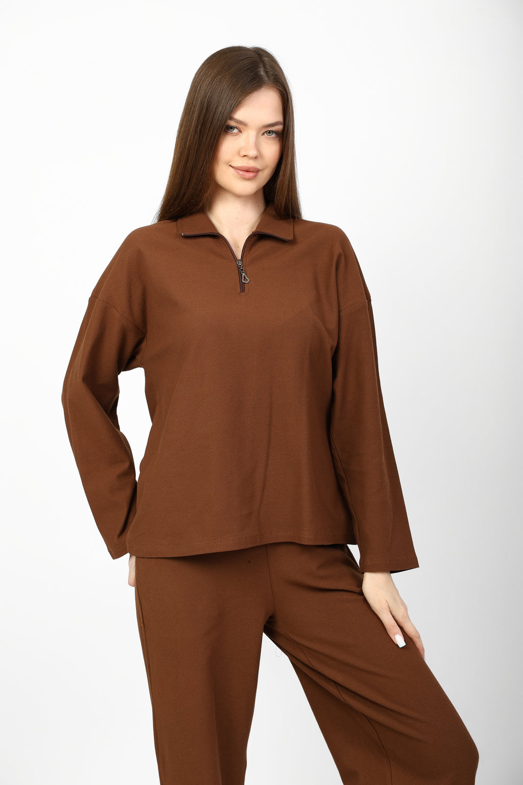 Casual matching set with an oversized top and straight-leg trousers.