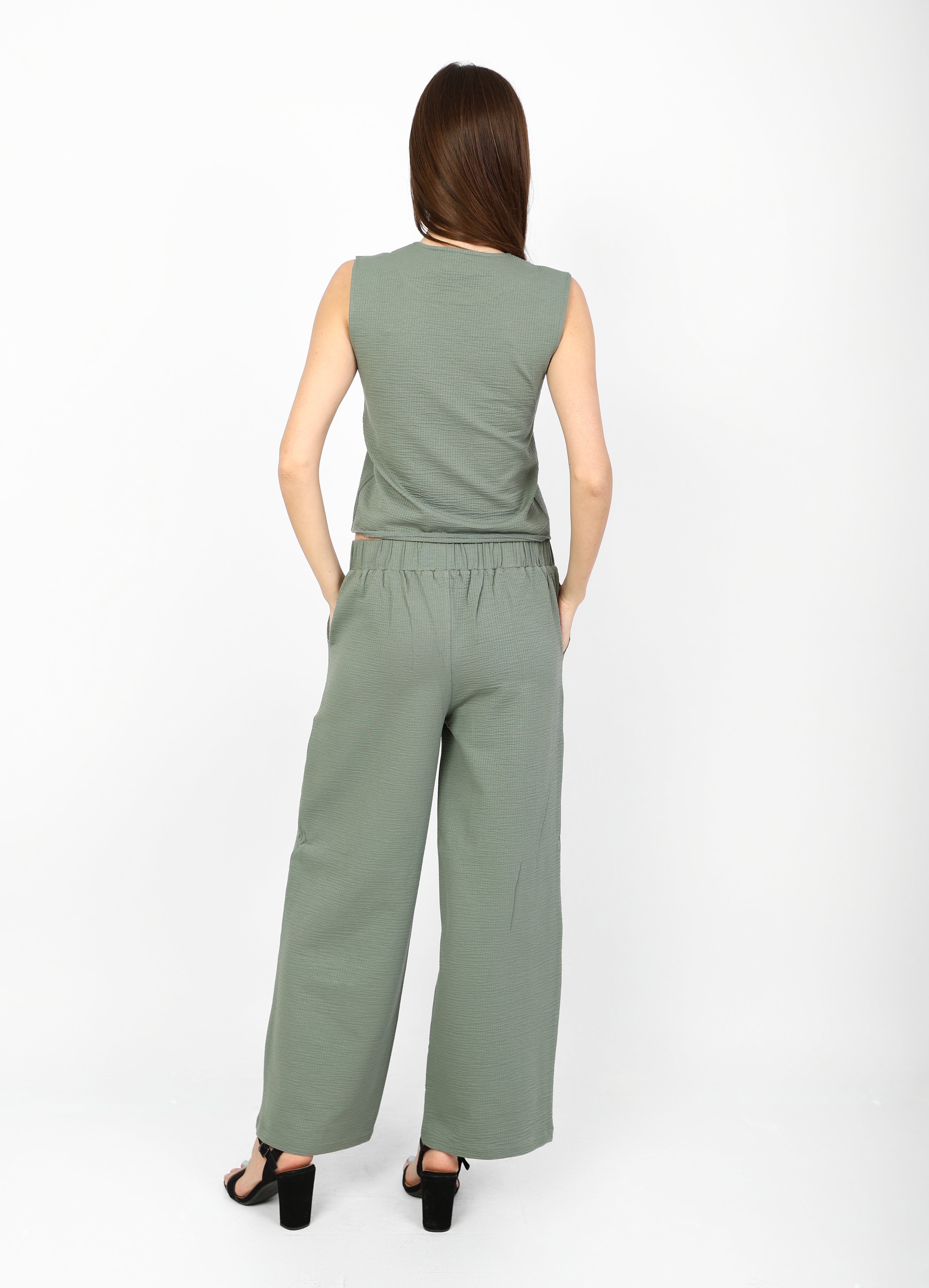 Casual set - two pieces of lovely crepe (vest and wide pants)