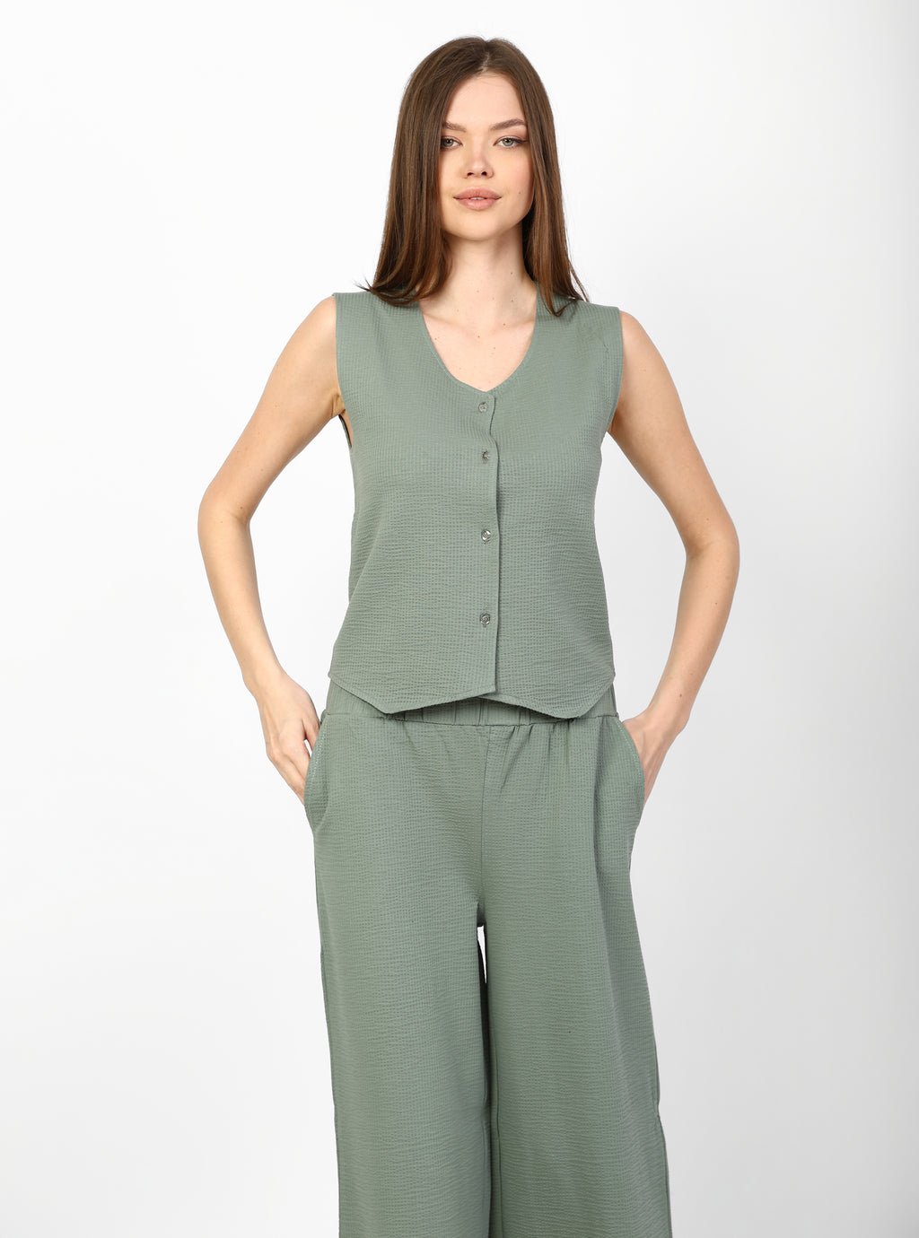 Casual set - two pieces of lovely crepe (vest and wide pants)