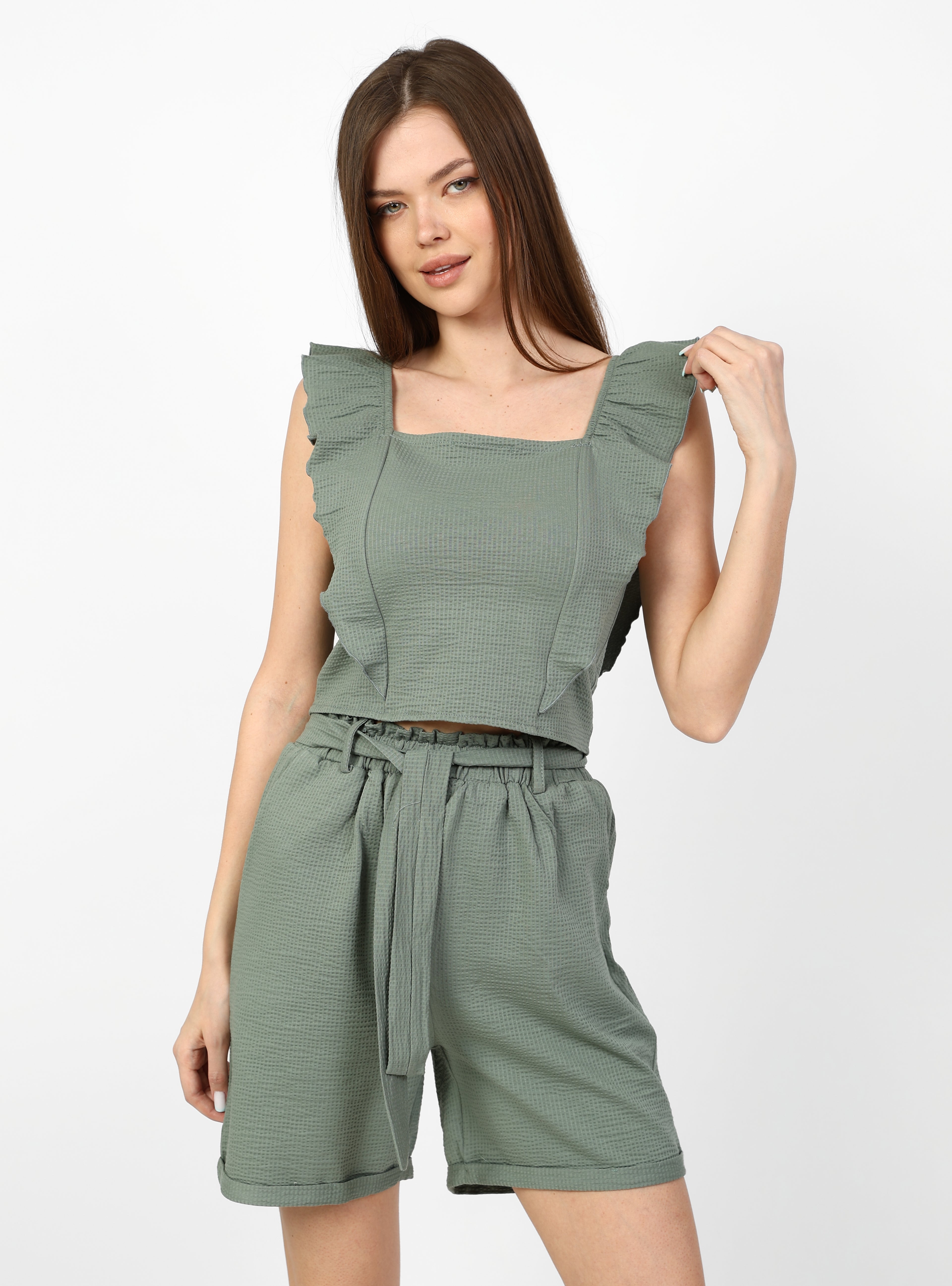 Summer set - two pieces (ruffle top and high-waist shorts)