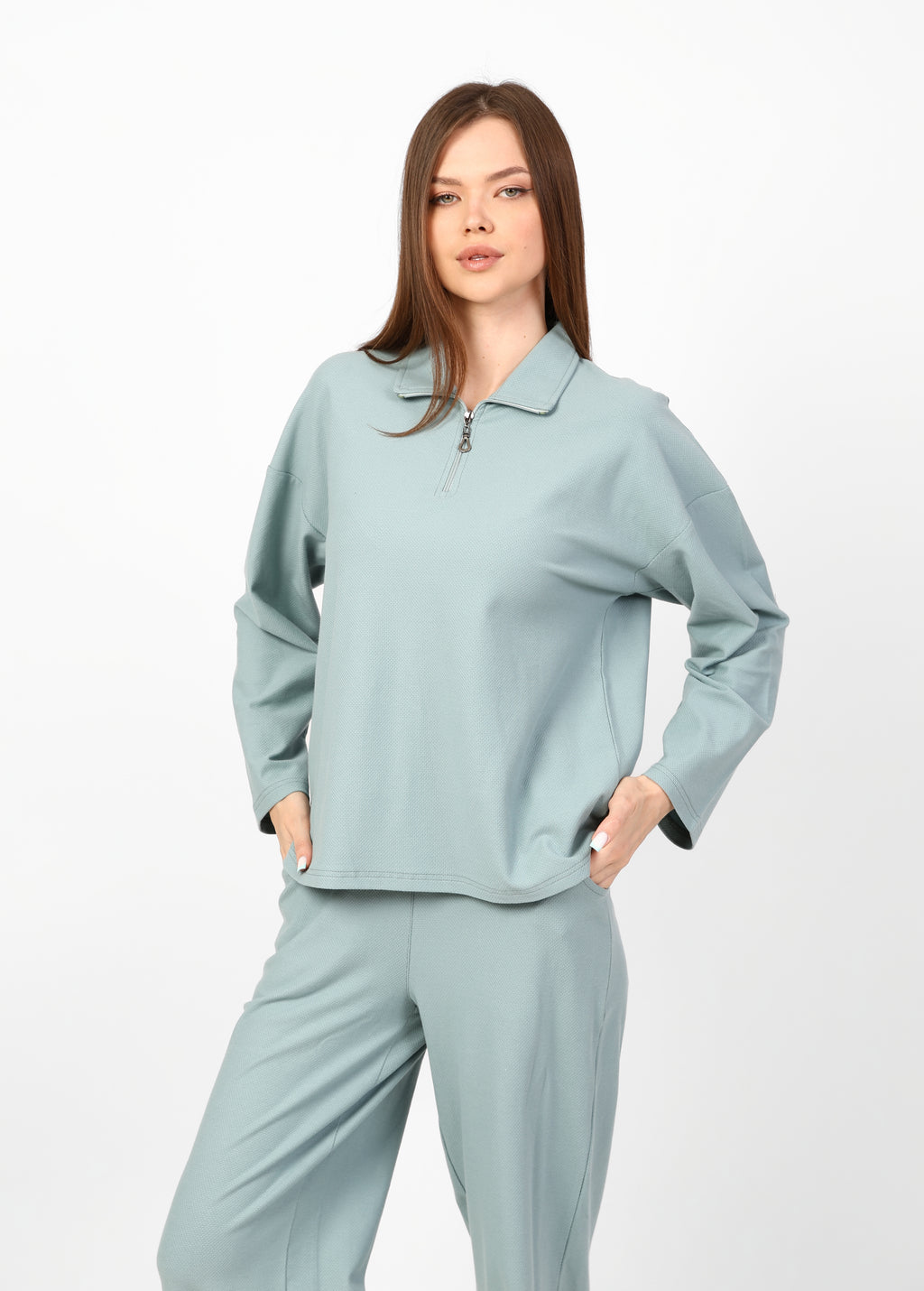 Casual matching set with an oversized top and straight-leg trousers.