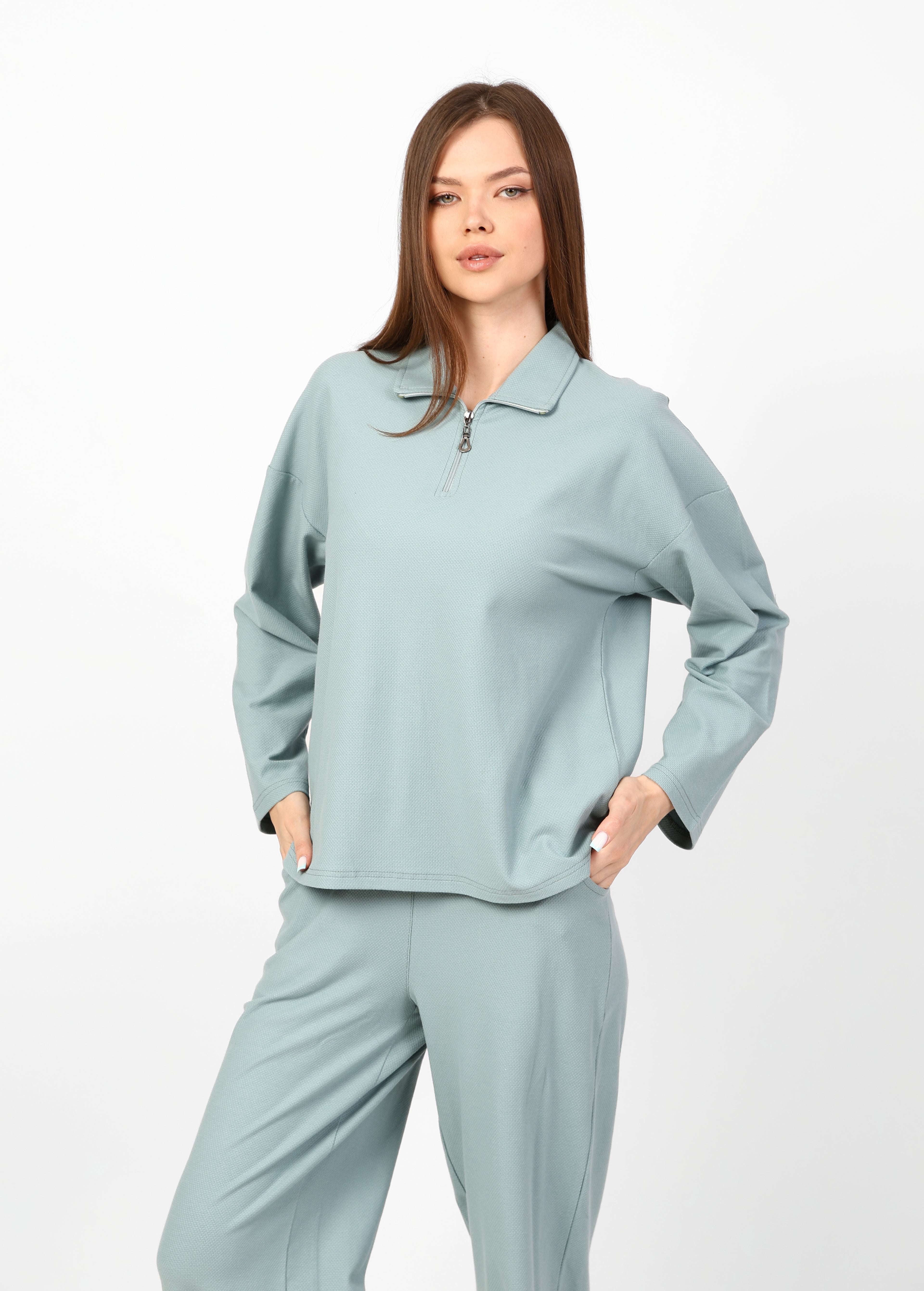 Casual matching set with an oversized top and straight-leg trousers.